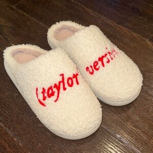 Taylor Swift “Taylor’s Version” Cream Slippers with Red Text 5/6